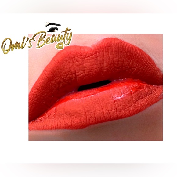 Omi’s B Matte Lipkit - Picture 2 of 3